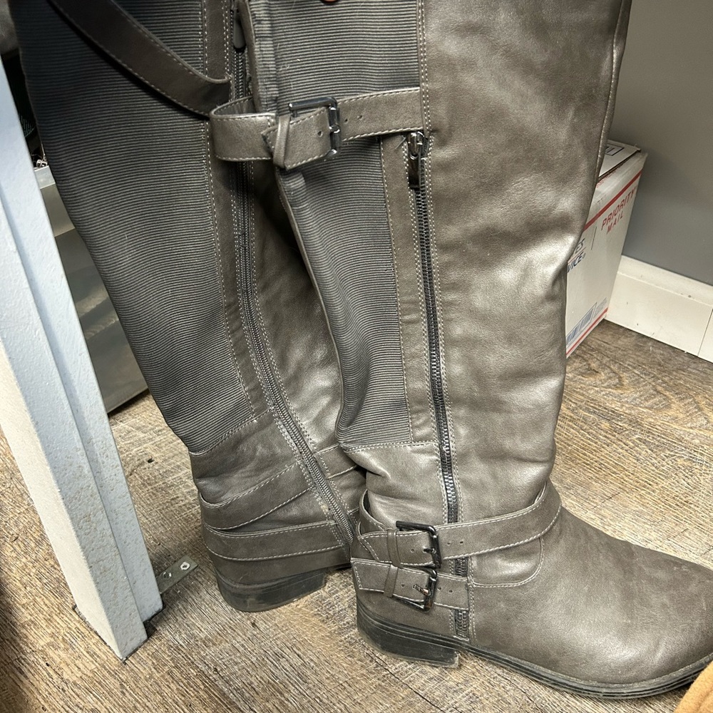 Gray Knee High Boots, SZ 10W